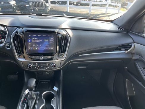 Used 2022 Chevrolet Traverse LT image 13