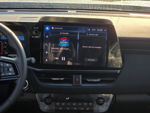 Used 2026 Subaru Outback Premium image 3