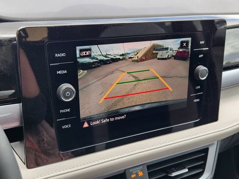 New 2026 Volkswagen Taos SEL AWD/4WD image 8