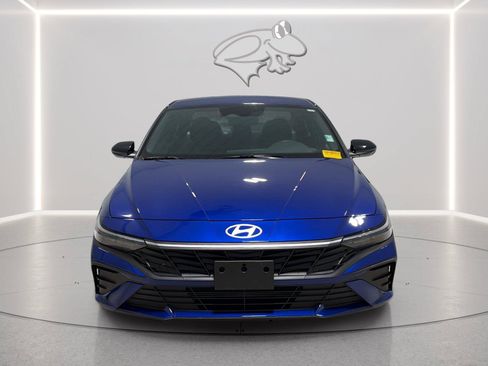 Used 2025 Hyundai Elantra Sport FWD image 8