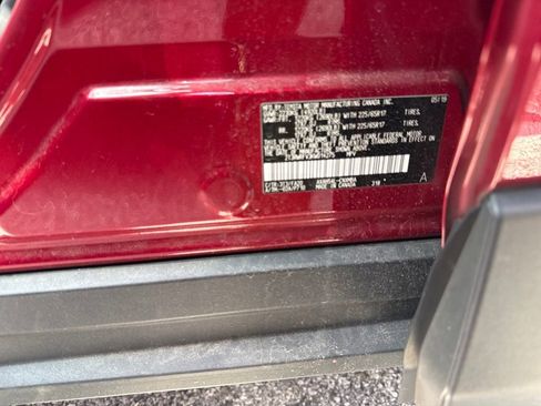 Used 2019 Toyota RAV4 XLE w/ Carpet Mat Package AWD/4WD image 29