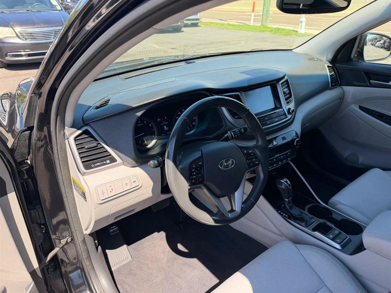 Used 2018 Hyundai Tucson Value FWD image 35