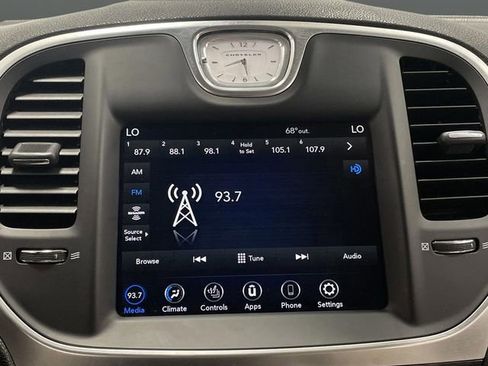 Used 2021 Chrysler 300 Touring L image 16