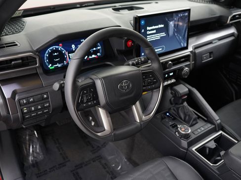Used 2025 Toyota 4Runner TRD Off-Road Premium AWD/4WD image 21