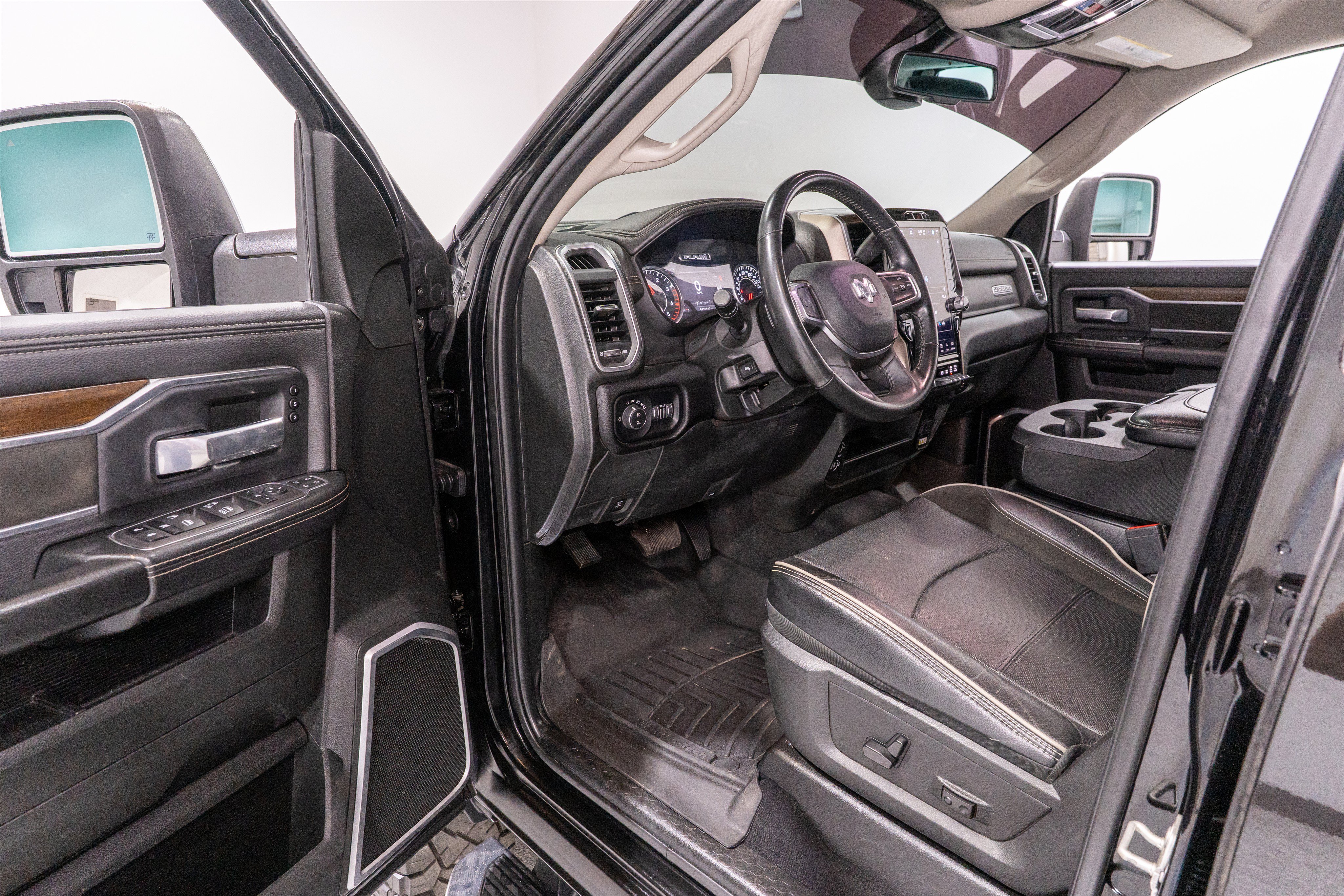 Used 2024 RAM 2500 Laramie AWD/4WD image 14