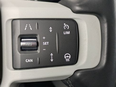 Used 2024 Land Rover Defender 90 S image 17