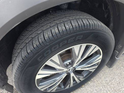 Used 2023 Nissan Rogue SV AWD/4WD image 11