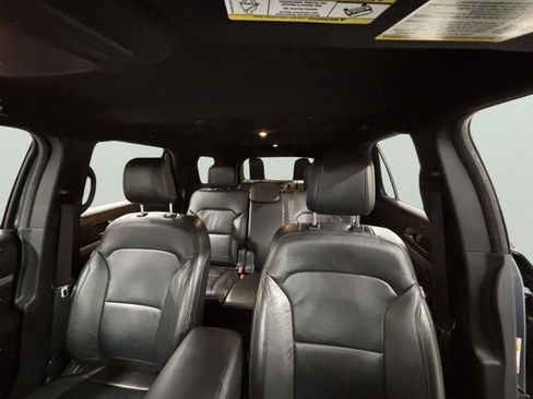Used 2018 Ford Explorer XLT w/ Equipment Group 202A image 14
