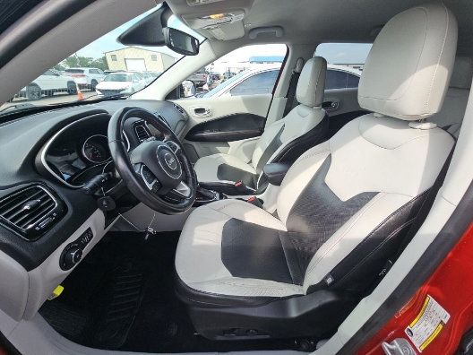 Used 2018 Jeep Compass Limited w/ Navigation Group AWD/4WD image 6