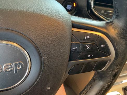 Used 2021 Jeep Grand Cherokee Limited RWD image 17
