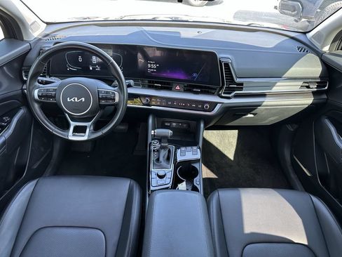 Used 2025 Kia Sportage EX FWD image 13