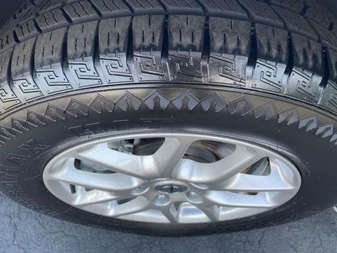 Used 2024 Chrysler Pacifica Touring-L image 30