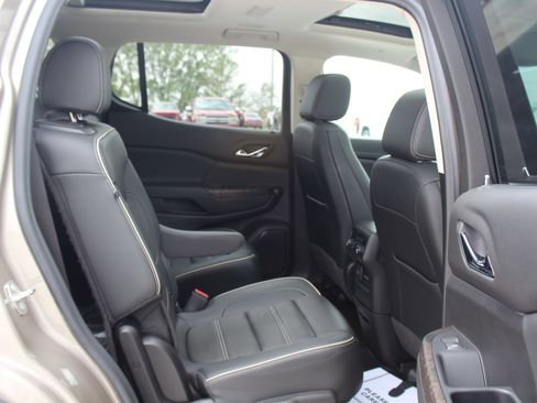 Used 2022 GMC Acadia Denali w/ Denali Ultimate Package AWD/4WD image 24