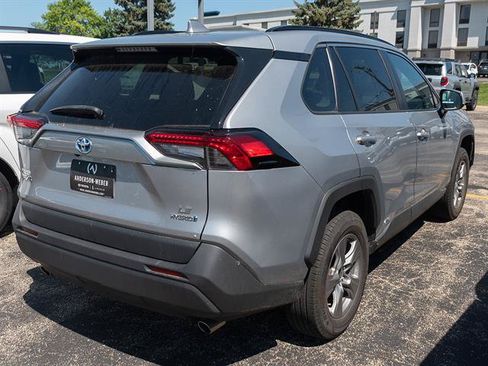 Used 2022 Toyota RAV4 LE AWD/4WD image 8