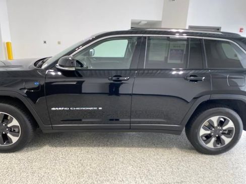 Used 2024 Jeep Grand Cherokee Limited 4xe AWD/4WD image 22