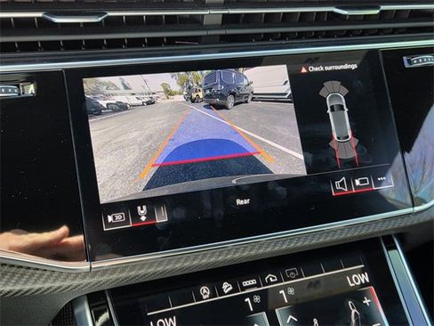 Used 2024 Audi SQ8 Premium Plus image 25