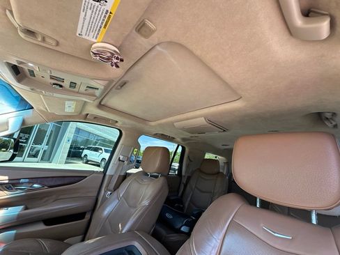 Used 2015 Cadillac Escalade Platinum AWD/4WD image 13