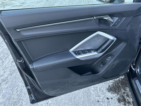 Certified 2025 Audi Q3 2.0T Premium w/ Convenience Package image 19