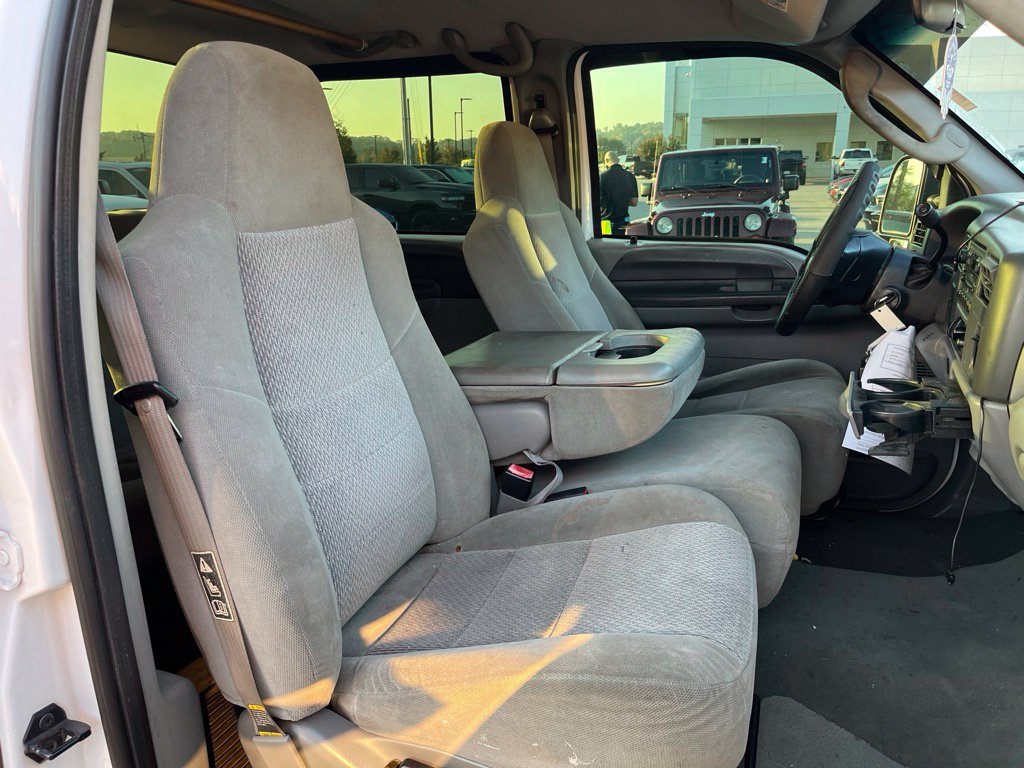 Used 2004 Ford F350 2WD Crew Cab DRW Super Duty image 11