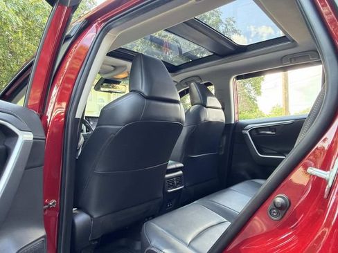 Used 2019 Toyota RAV4 Limited w/ Advanced Technology Package AWD/4WD image 17