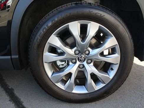 Certified 2025 Toyota Grand Highlander AWD image 11