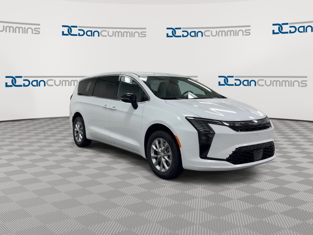 New 2027 Chrysler Pacifica Select w/ Family Tech Group AWD/4WD image 2