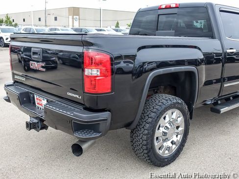 Used 2019 GMC Sierra 2500 Denali w/ Duramax Plus Package AWD/4WD image 8