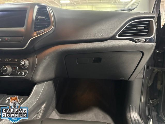 Used 2019 Jeep Cherokee Latitude Plus AWD/4WD image 49