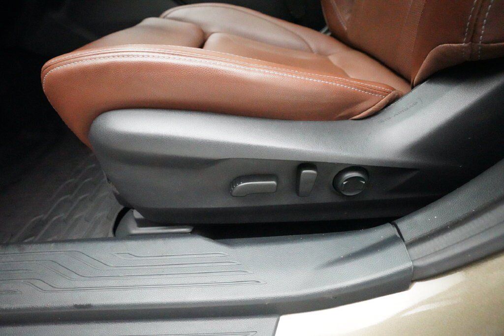 Used 2020 Subaru Outback Touring AWD/4WD image 30