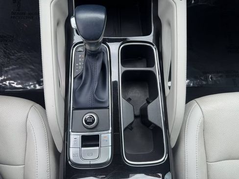Certified 2024 Kia Telluride EX w/ EX Captain's Chair Package FWD image 22