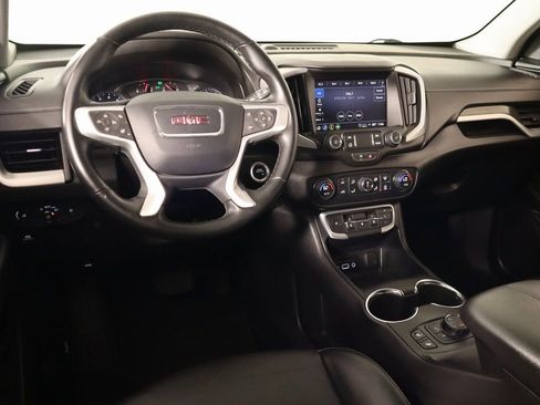 Used 2024 GMC Terrain SLT image 2