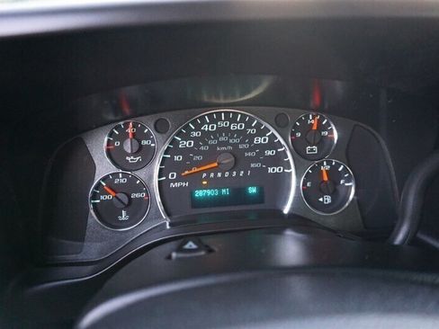 Used 2010 Chevrolet Express 1500 RWD image 30