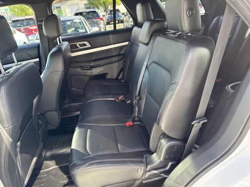 Used 2016 Ford Explorer XLT w/ Equipment Group 202A image 11