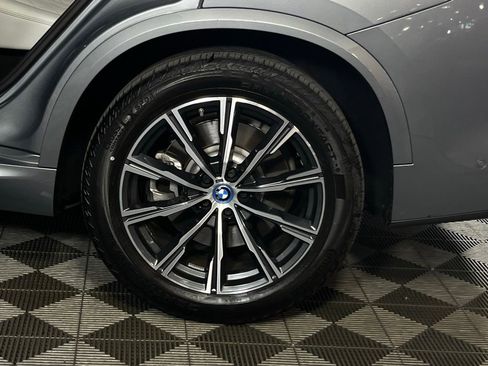 Used 2025 BMW X5 xDrive50e w/ M Sport Package image 10