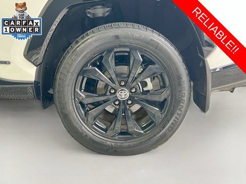 Used 2025 Toyota RAV4 XSE w/ Advanced Technology Package AWD/4WD image 32