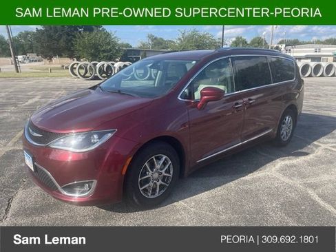 Used 2020 Chrysler Pacifica Touring-L FWD image 1