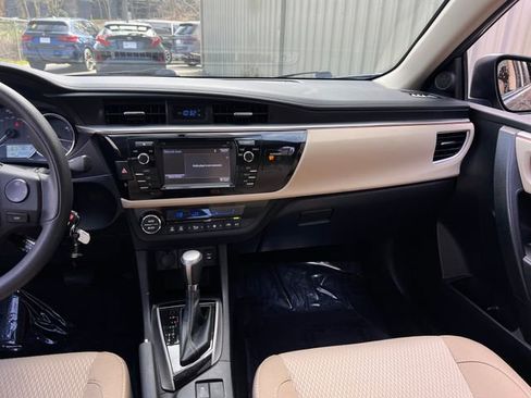 Used 2015 Toyota Corolla LE image 14