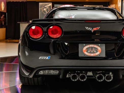 Used 2009 Chevrolet Corvette ZR1 w/ Preferred Equipment Group RWD image 33
