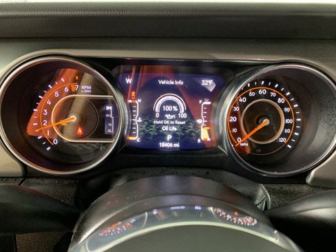 Used 2023 Jeep Gladiator Overland w/ LED Lighting Group image 22