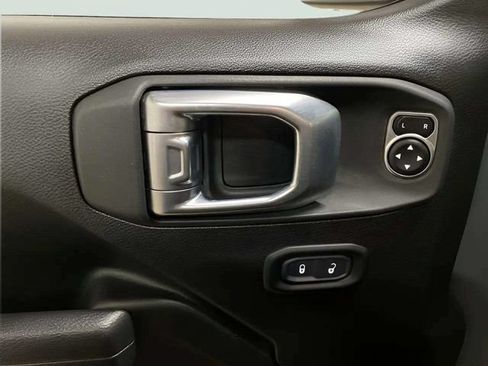 Used 2024 Jeep Wrangler Unlimited AWD/4WD image 26