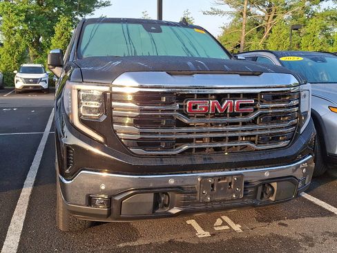 Certified 2023 GMC Sierra 1500 SLT w/ SLT Premium Plus Package AWD/4WD image 4