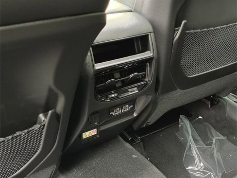 New 2025 Jeep Grand Cherokee Altitude image 32