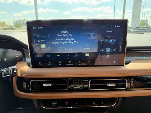 Used 2022 Lincoln Nautilus Black Label w/ Class II Trailer Tow Package image 23