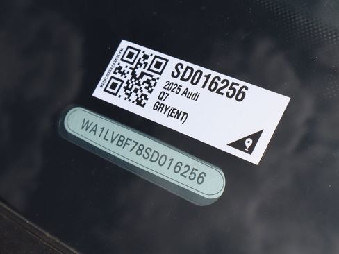 Used 2025 Audi Q7 3.0T Premium Plus AWD/4WD image 35