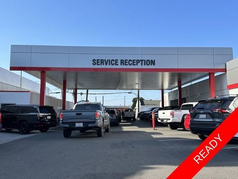 Used 2023 Porsche Taycan 4S image 34