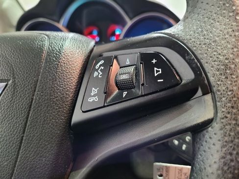 Used 2015 Chevrolet Cruze LT image 24