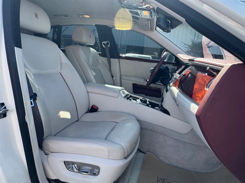 Used 2017 Rolls-Royce Ghost image 20