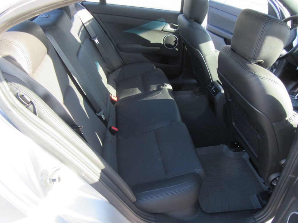 Used 2009 Pontiac G8 w/ Premium Package RWD image 15