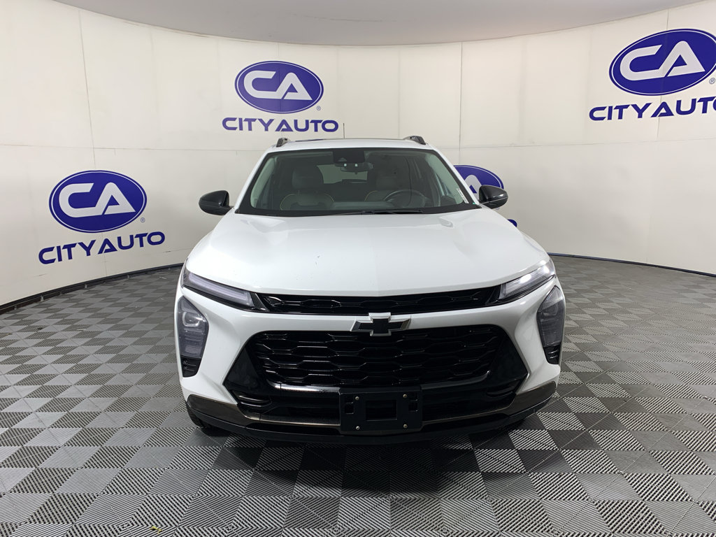 Used 2025 Chevrolet Trax ACTIV w/ Sunroof Package FWD image 9