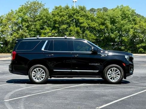 Used 2024 GMC Yukon SLT w/ SLT Luxury Package AWD/4WD image 9